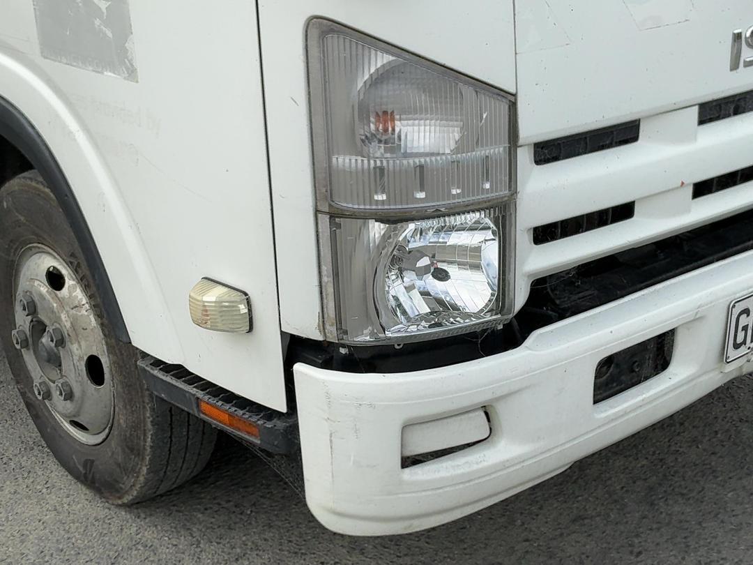 Photo '31' of Isuzu N Series NPR250S Flat Deck