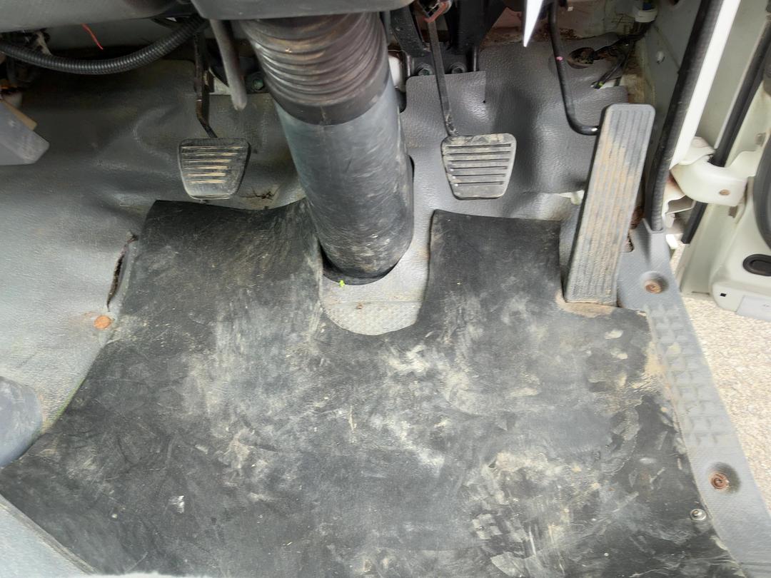 Photo '18' of Isuzu N Series NPR250S Flat Deck