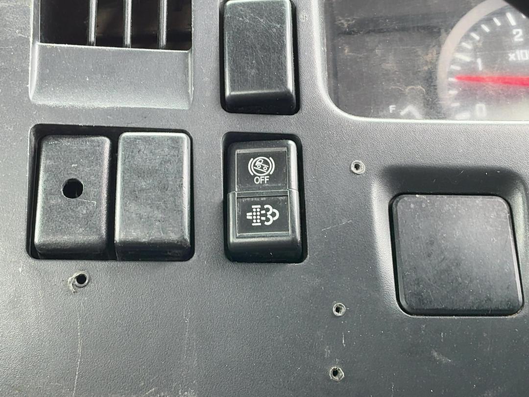 Photo '22' of Isuzu N Series NPR250S Flat Deck