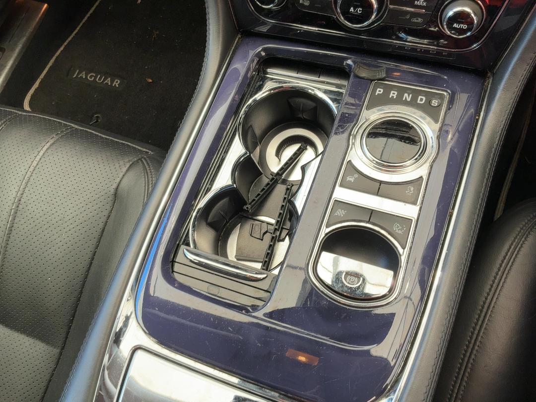 Photo '17' of Jaguar XJ 3.0S/C PL LWB Photo '17' of Jaguar XJ 3.0S/C PL LWB