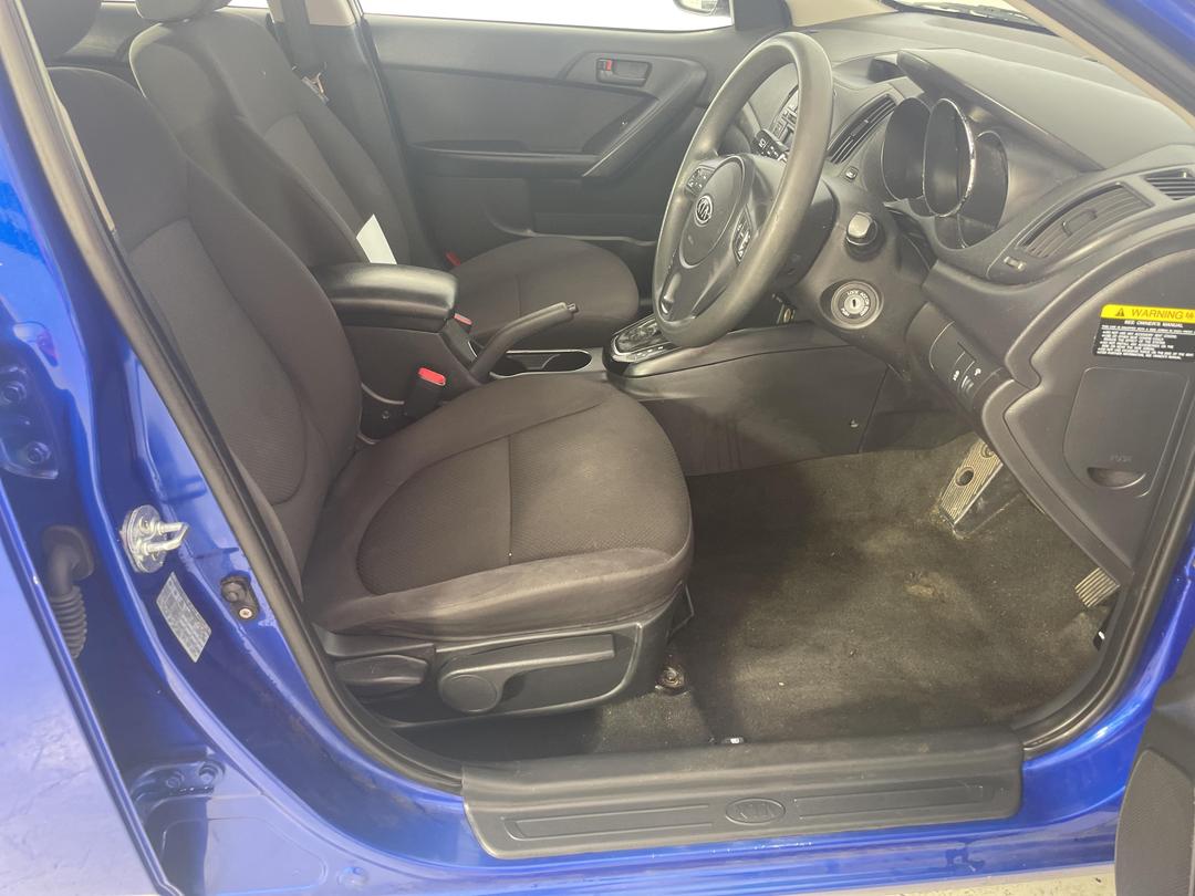 Photo '16' of KIA Cerato