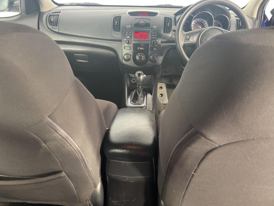 Photo '18' of KIA Cerato