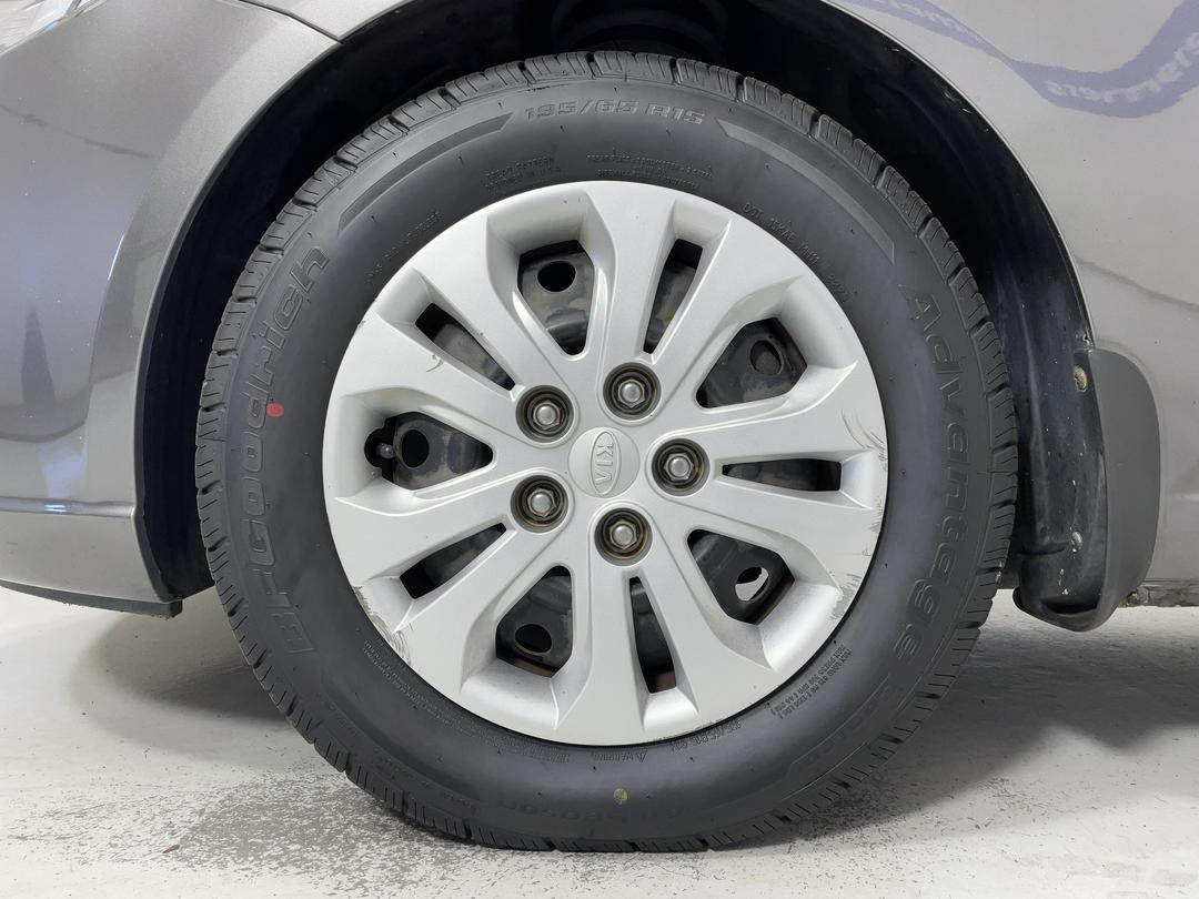 Photo '10' of KIA Cerato
