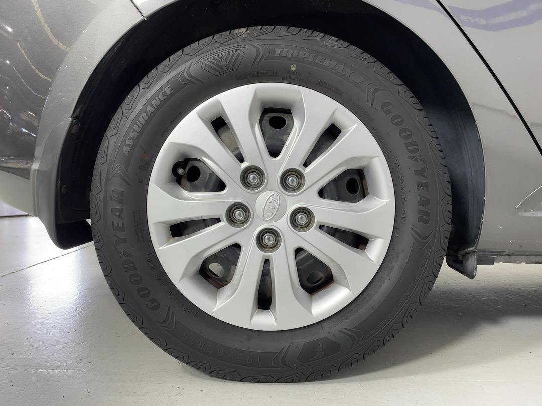 Photo '12' of KIA Cerato