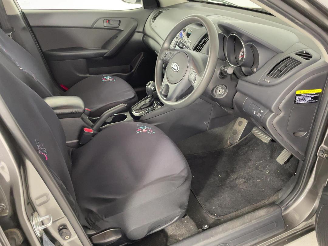 Photo '16' of KIA Cerato