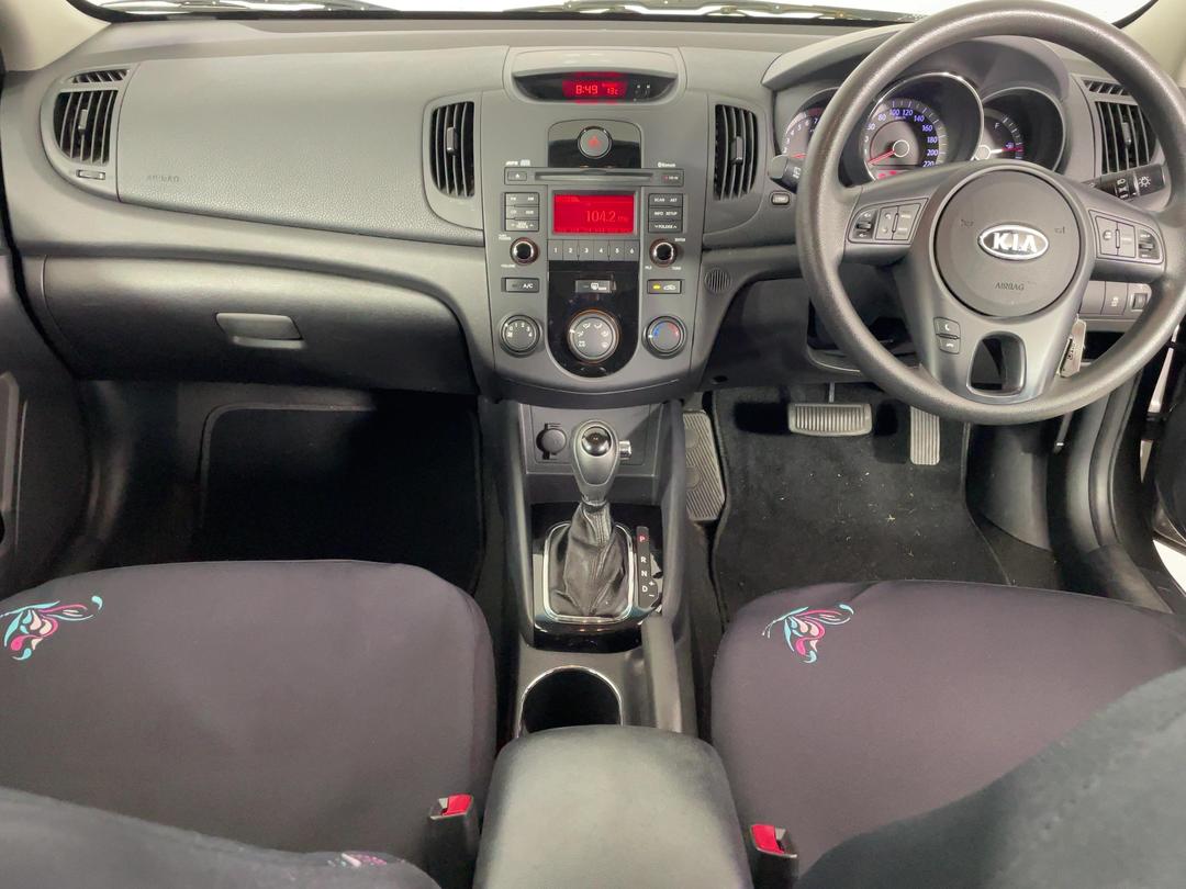 Photo '17' of KIA Cerato