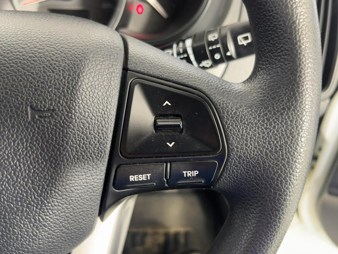Photo '23' of KIA RIO