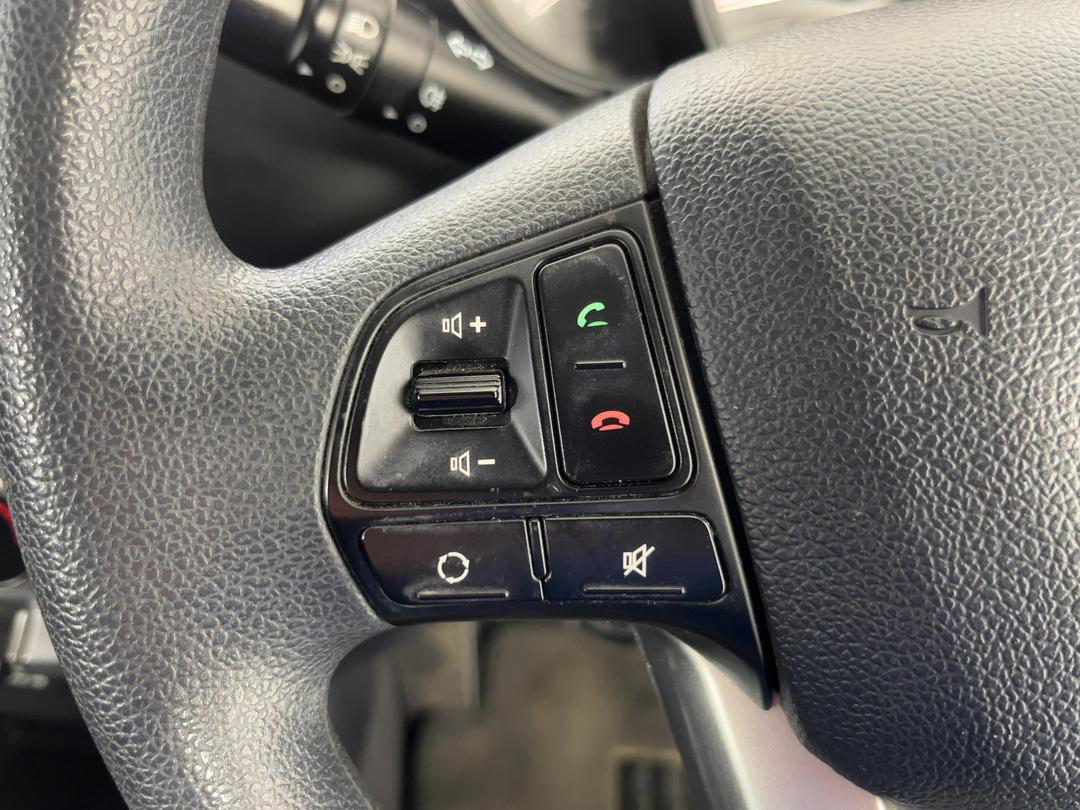 Photo '24' of KIA RIO