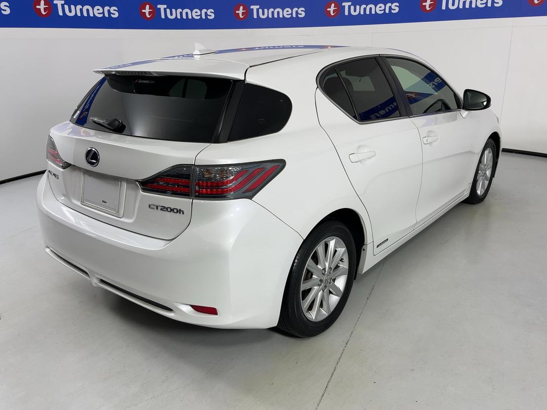 Photo '7' of Lexus CT200H