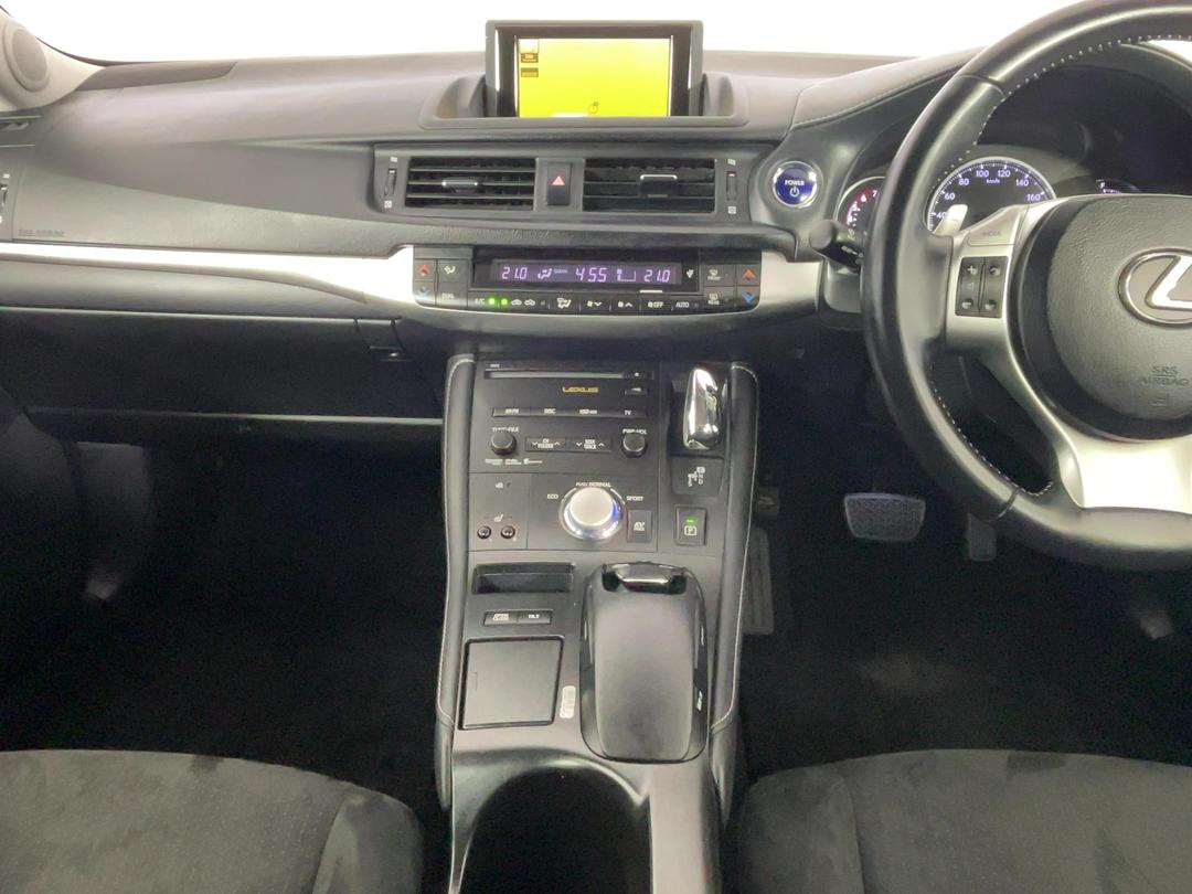 Photo '18' of Lexus CT200H