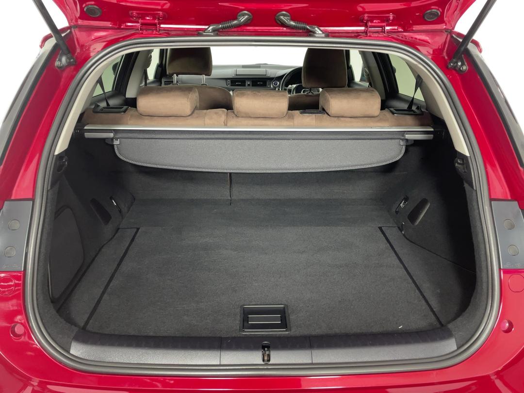 Photo '14' of Lexus CT200H