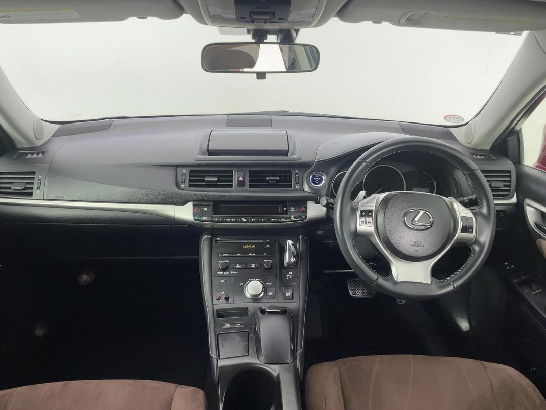 Photo '17' of Lexus CT200H