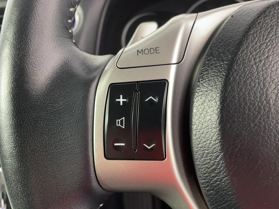 Photo '24' of Lexus CT200H