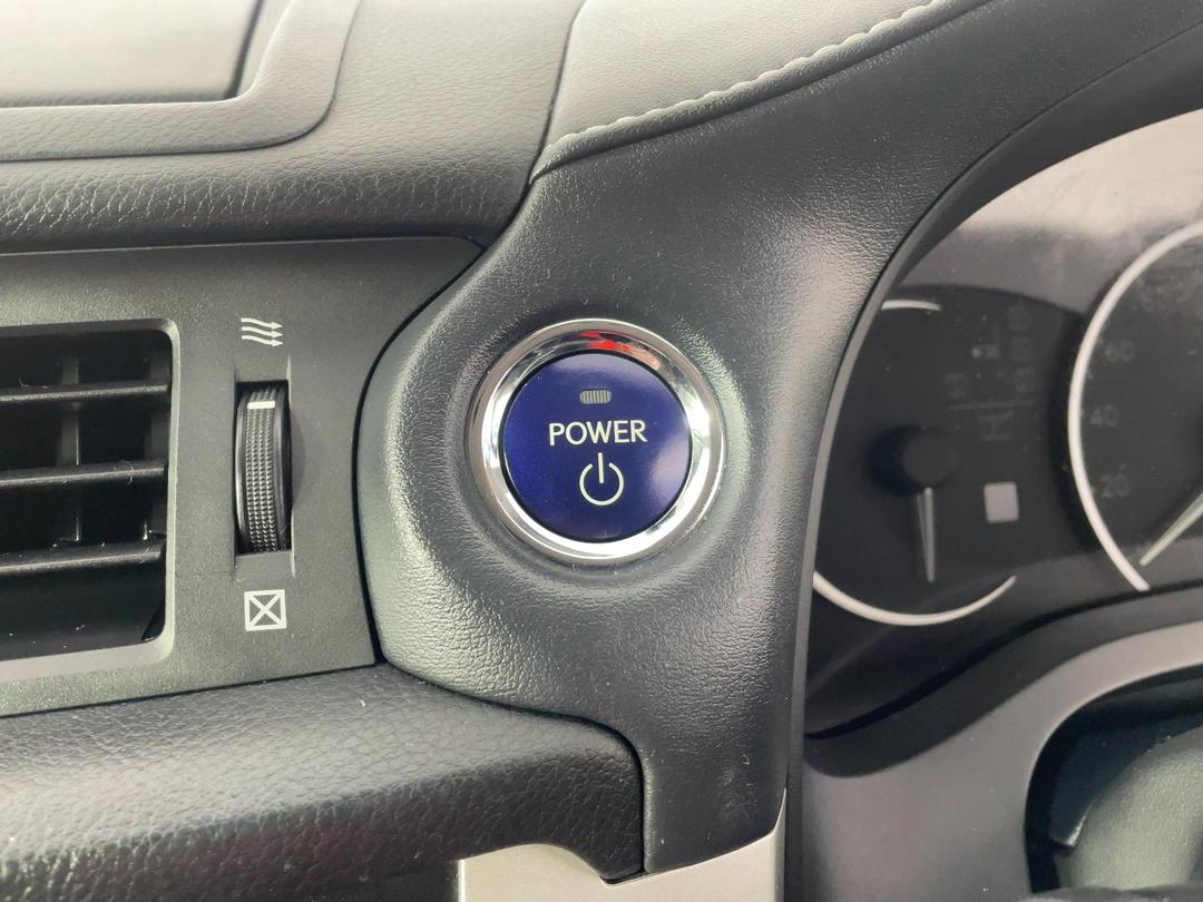 Photo '26' of Lexus CT200H