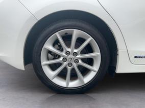 Photo '12' of Lexus CT200H