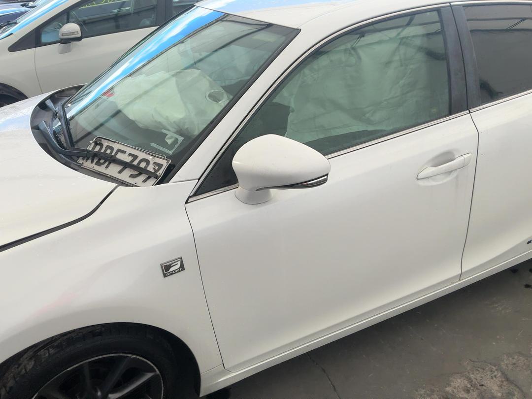 Photo '10' of Lexus CT200H