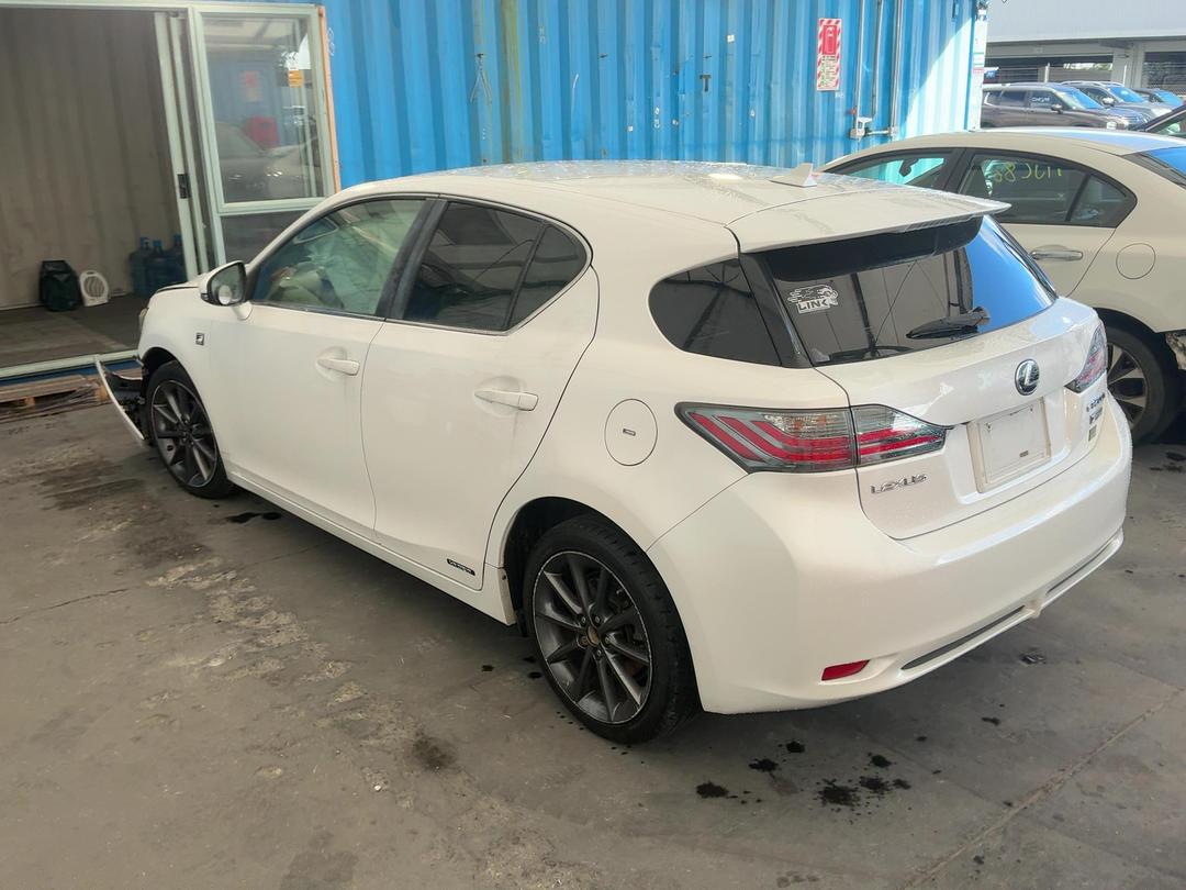 Photo '12' of Lexus CT200H