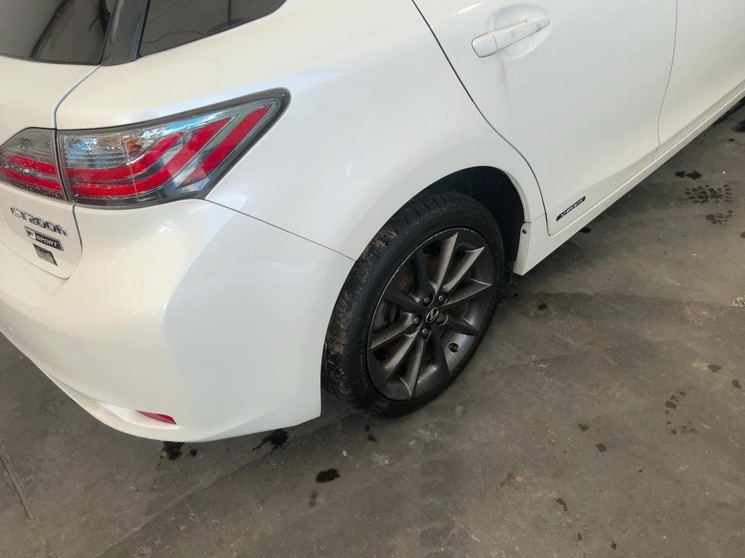 Photo '15' of Lexus CT200H