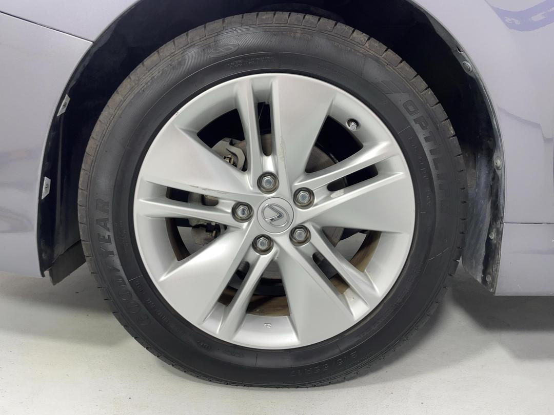 Photo '10' of Lexus HS250H