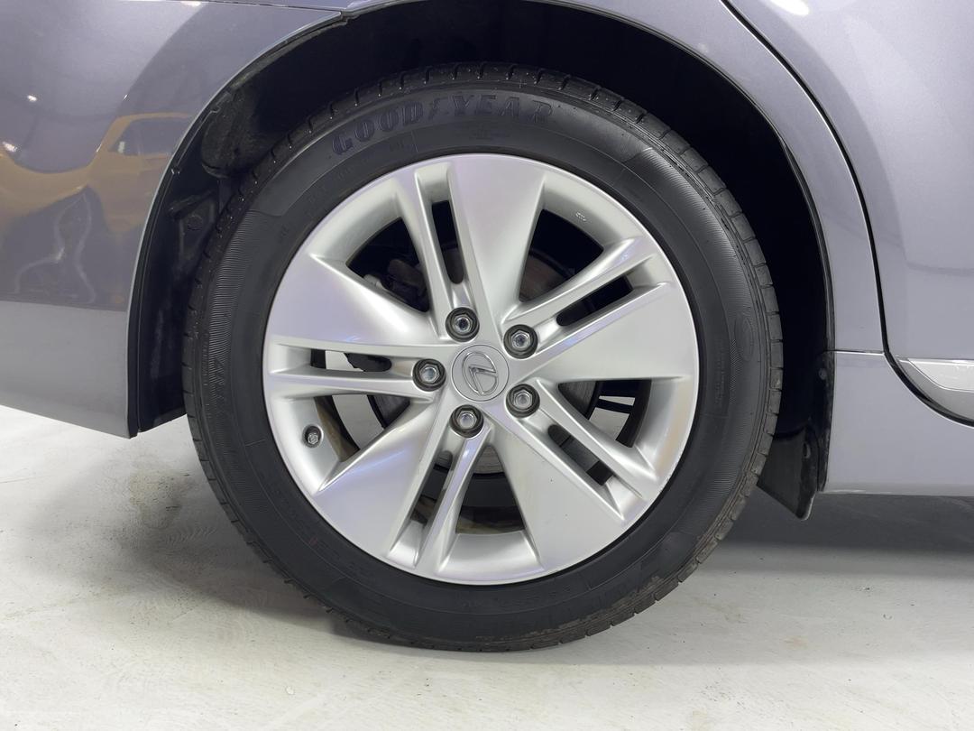 Photo '12' of Lexus HS250H