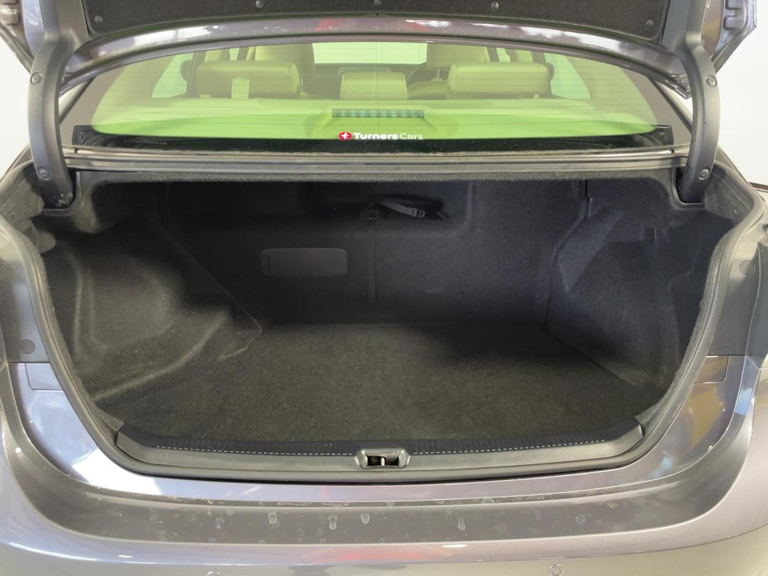 Photo '14' of Lexus HS250H