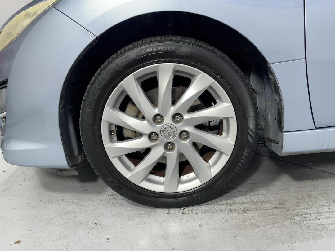 Photo '10' of Mazda Atenza