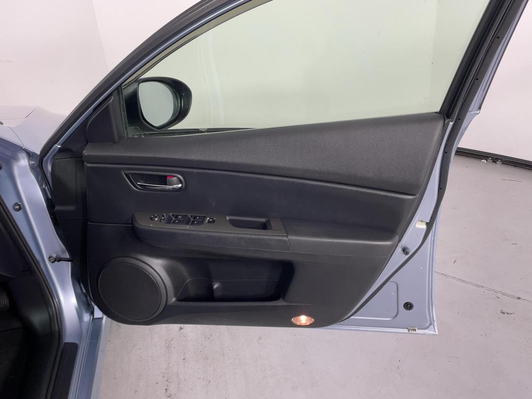 Photo '15' of Mazda Atenza