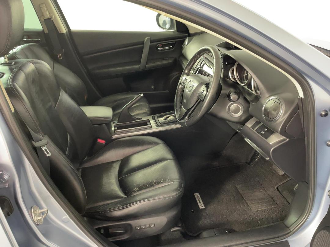 Photo '16' of Mazda Atenza