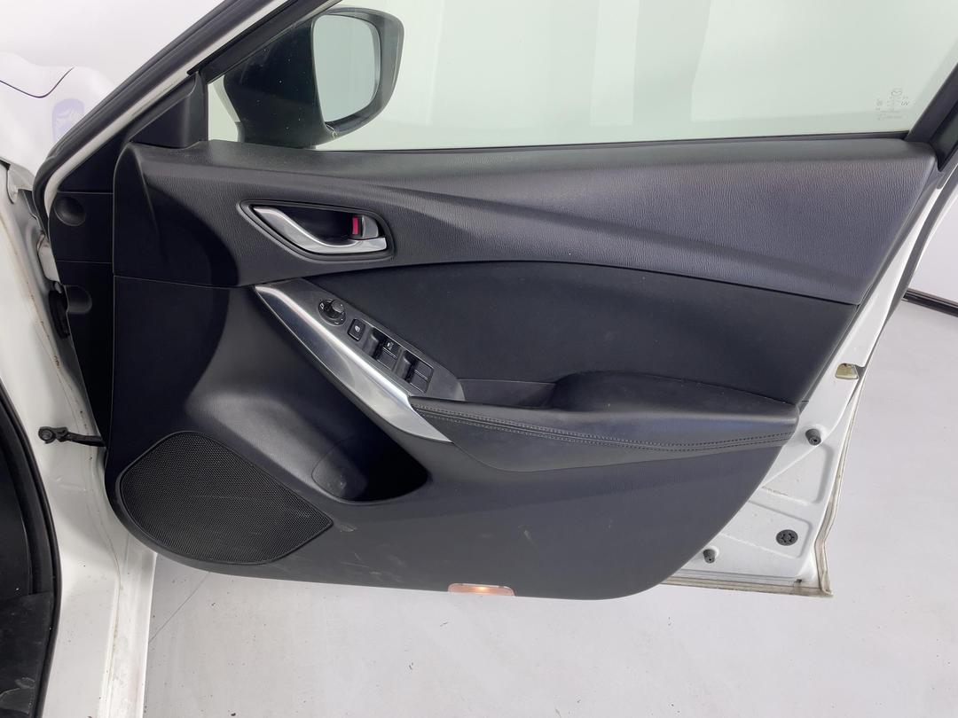 Photo '13' of Mazda Atenza Photo '13' of Mazda Atenza