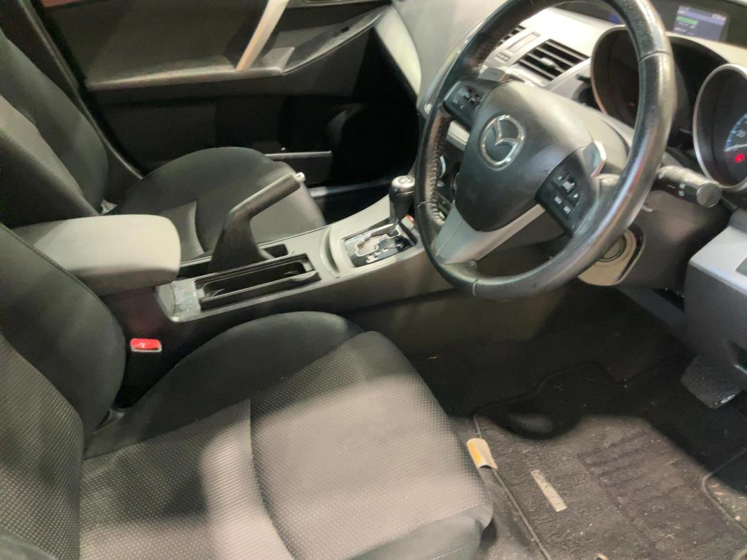 Photo '14' of Mazda Axela