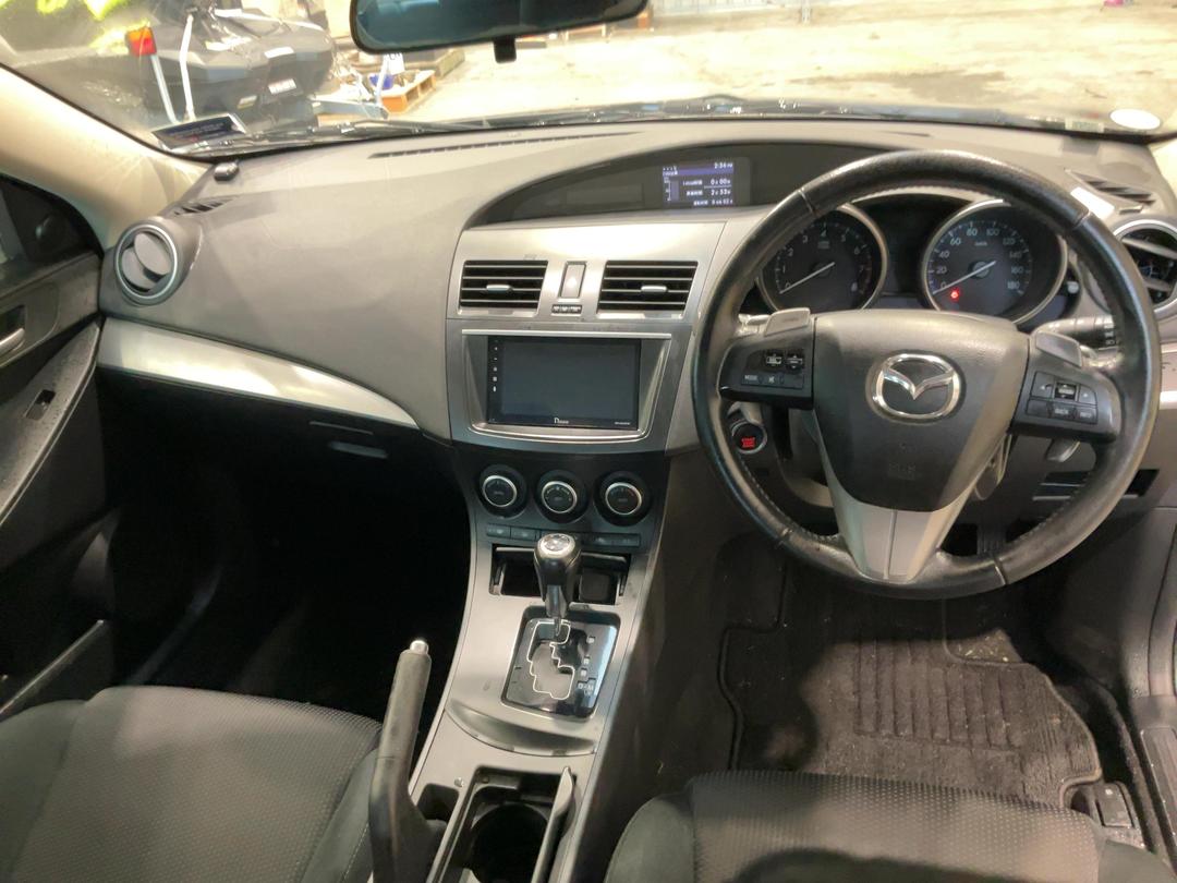 Photo '15' of Mazda Axela