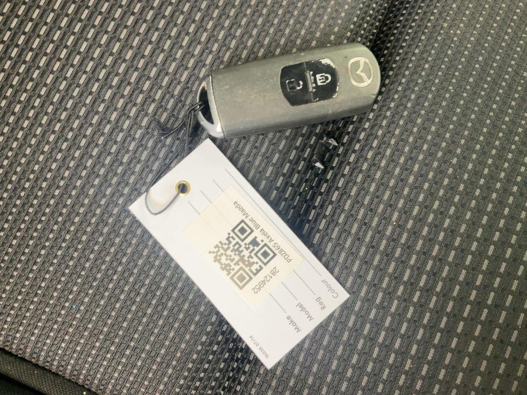 Photo '15' of Mazda Axela