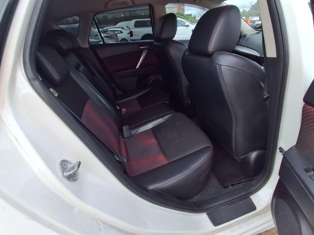 Photo '14' of Mazda Axela Photo '14' of Mazda Axela