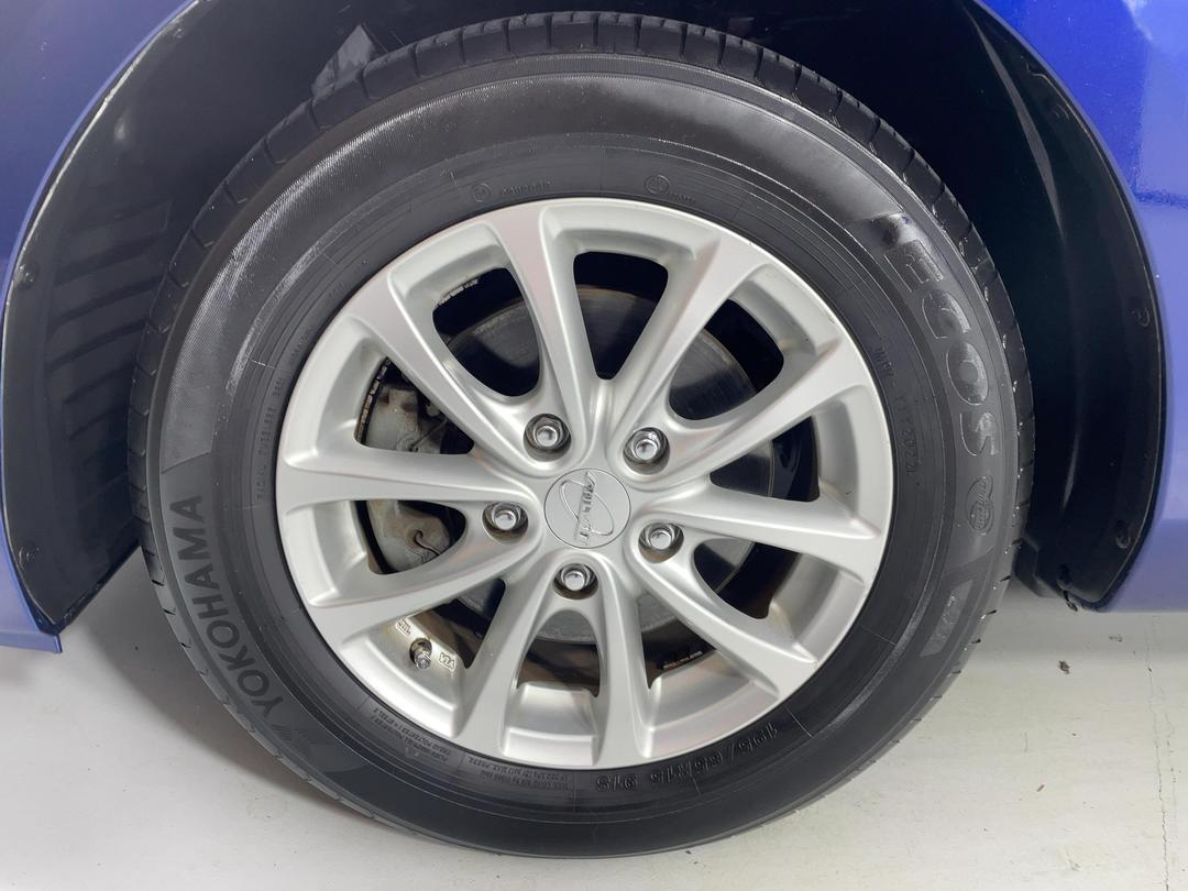 Photo '10' of Mazda Axela
