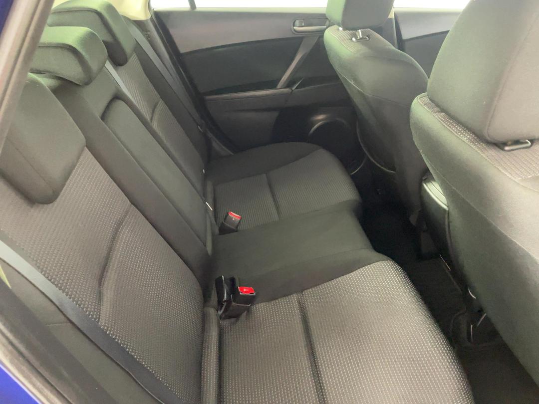 Photo '20' of Mazda Axela