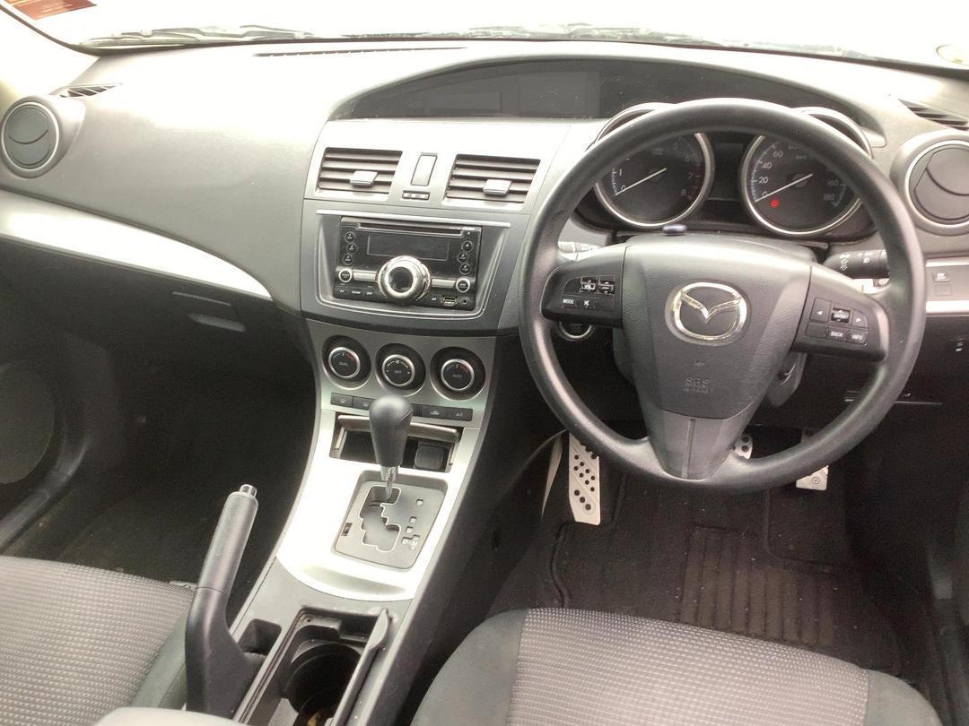 Photo '12' of Mazda Axela Photo '12' of Mazda Axela