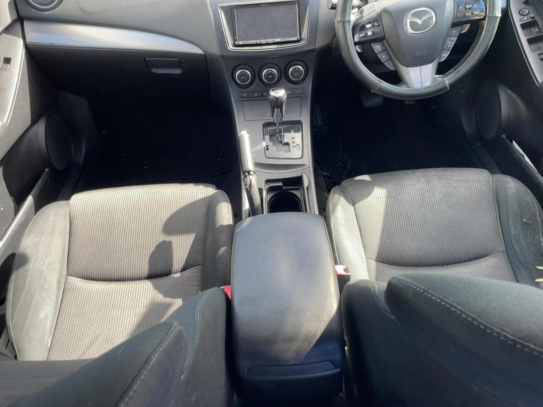 Photo '16' of Mazda Axela Photo '16' of Mazda Axela