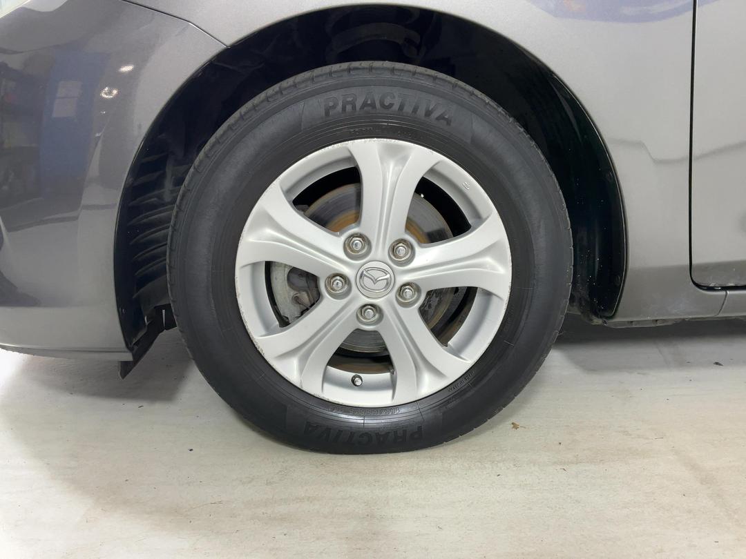 Photo '10' of Mazda Axela