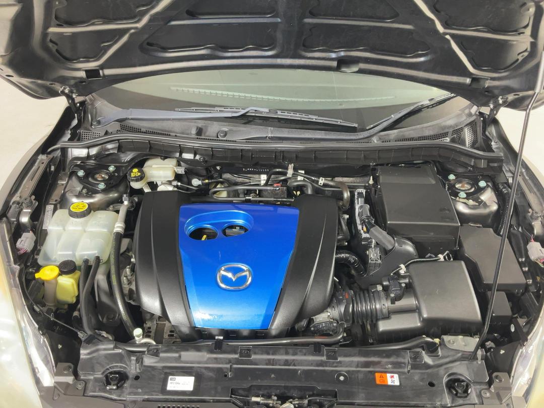 Photo '13' of Mazda Axela