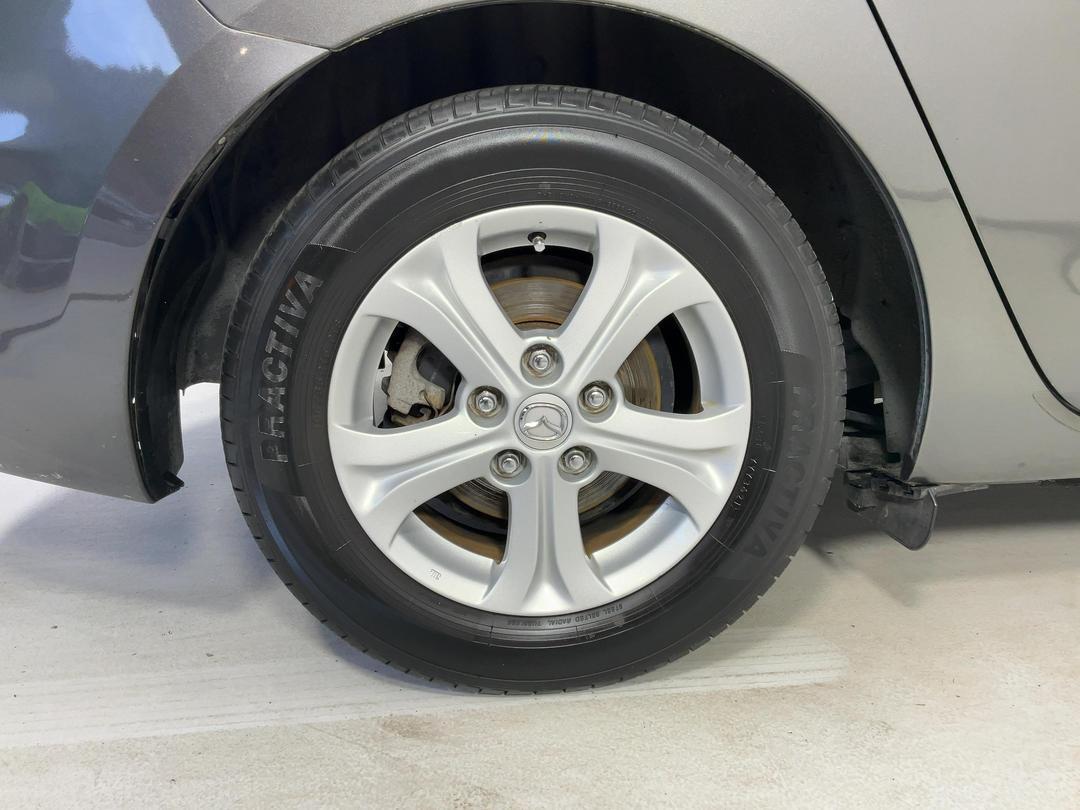 Photo '12' of Mazda Axela