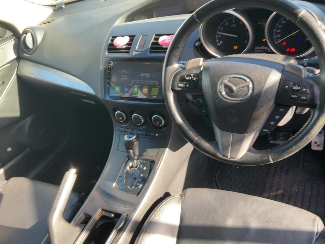 Photo '12' of Mazda Axela Photo '12' of Mazda Axela