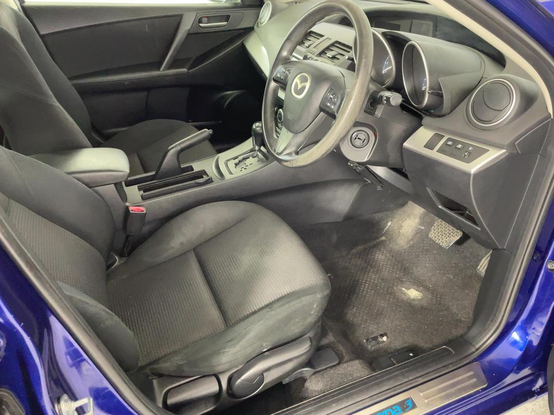 Photo '16' of Mazda Axela