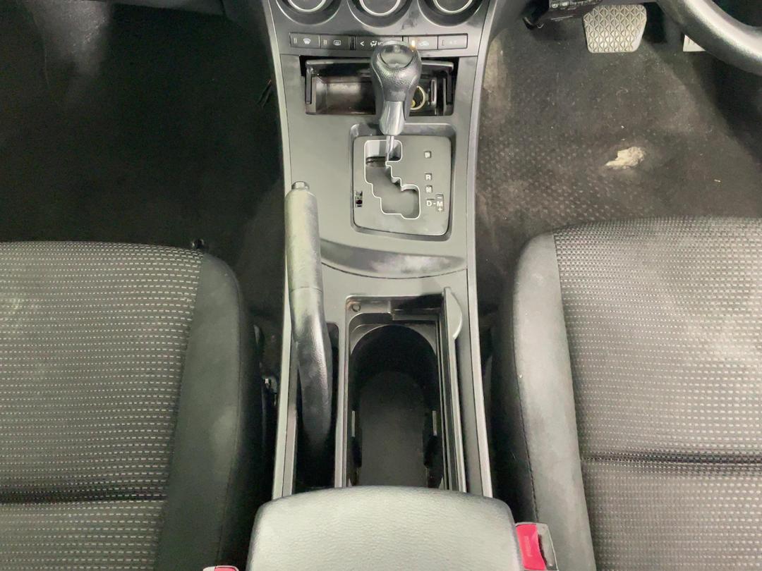 Photo '18' of Mazda Axela