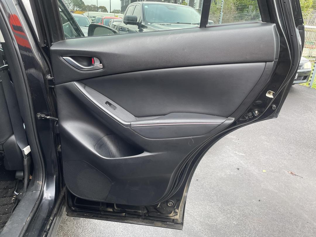 Photo '16' of Mazda CX-5