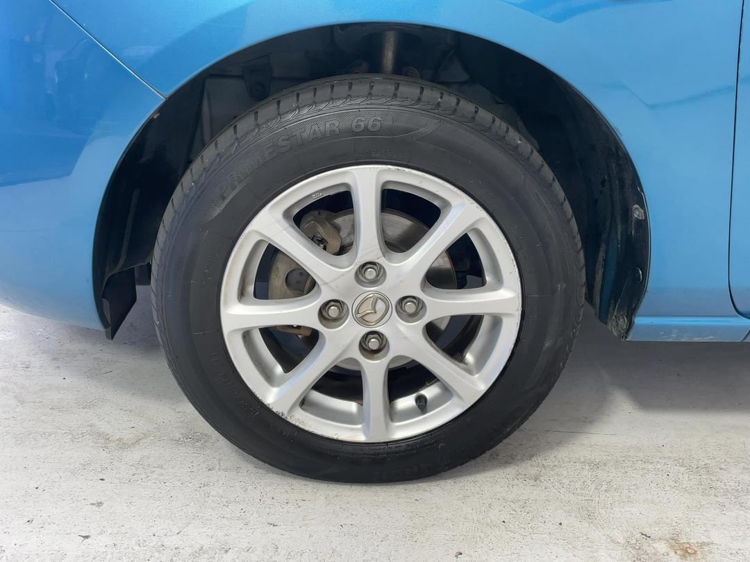 Photo '10' of Mazda Demio