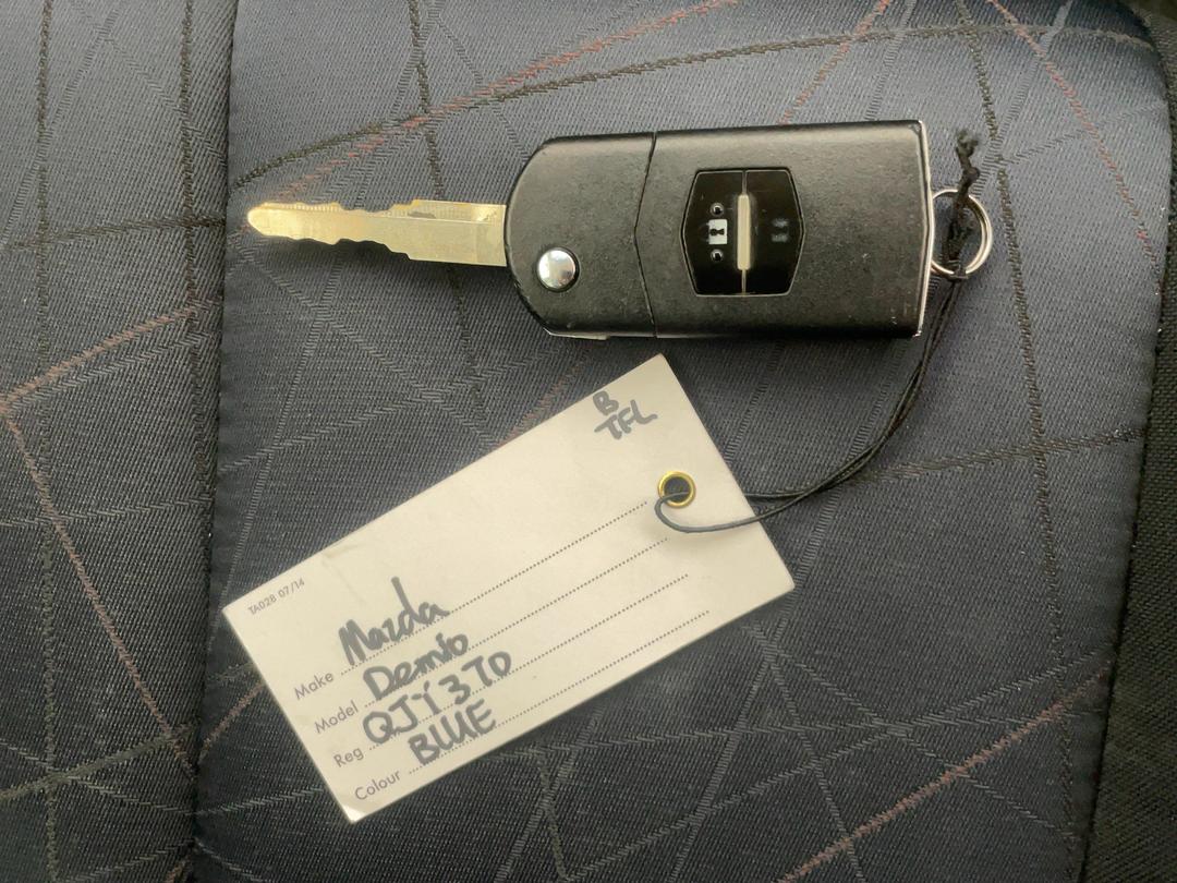Photo '22' of Mazda Demio