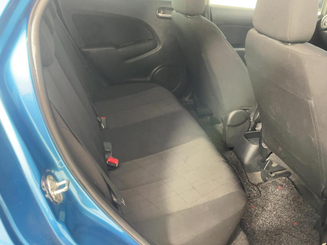 Photo '20' of Mazda Demio