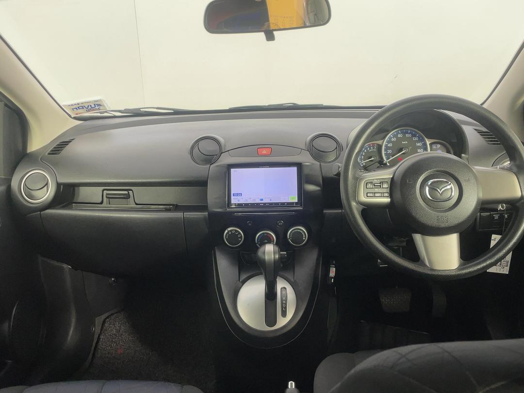 Photo '17' of Mazda Demio