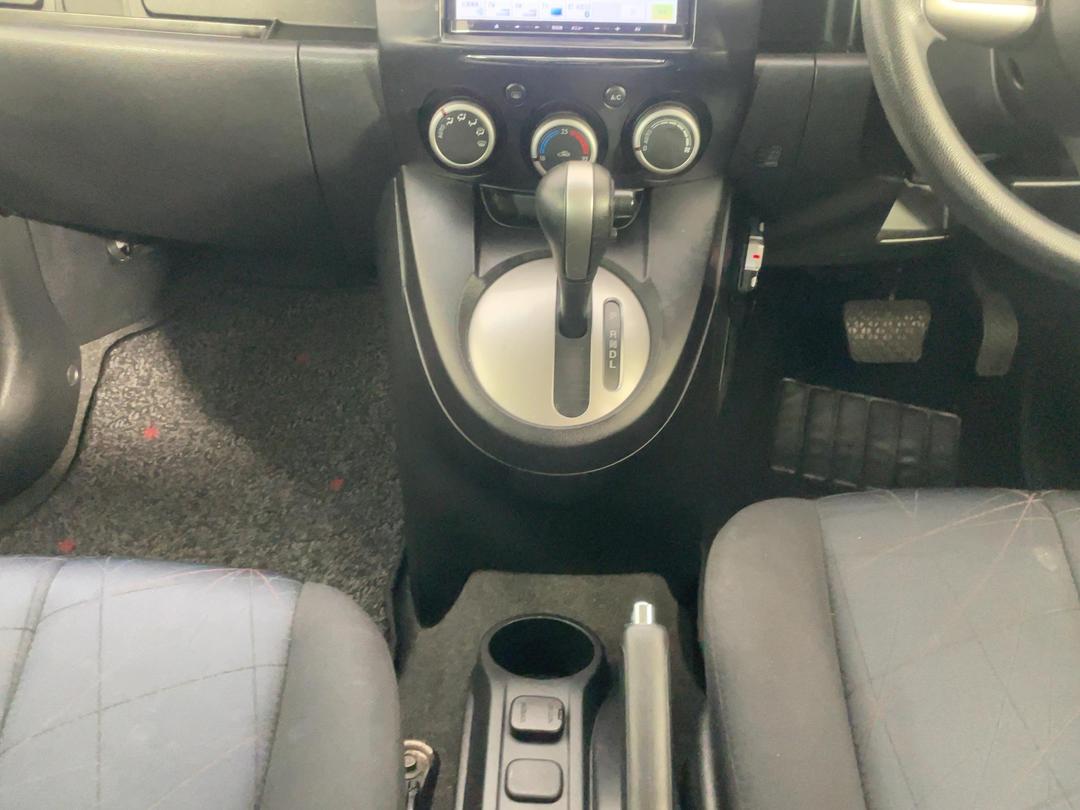 Photo '18' of Mazda Demio