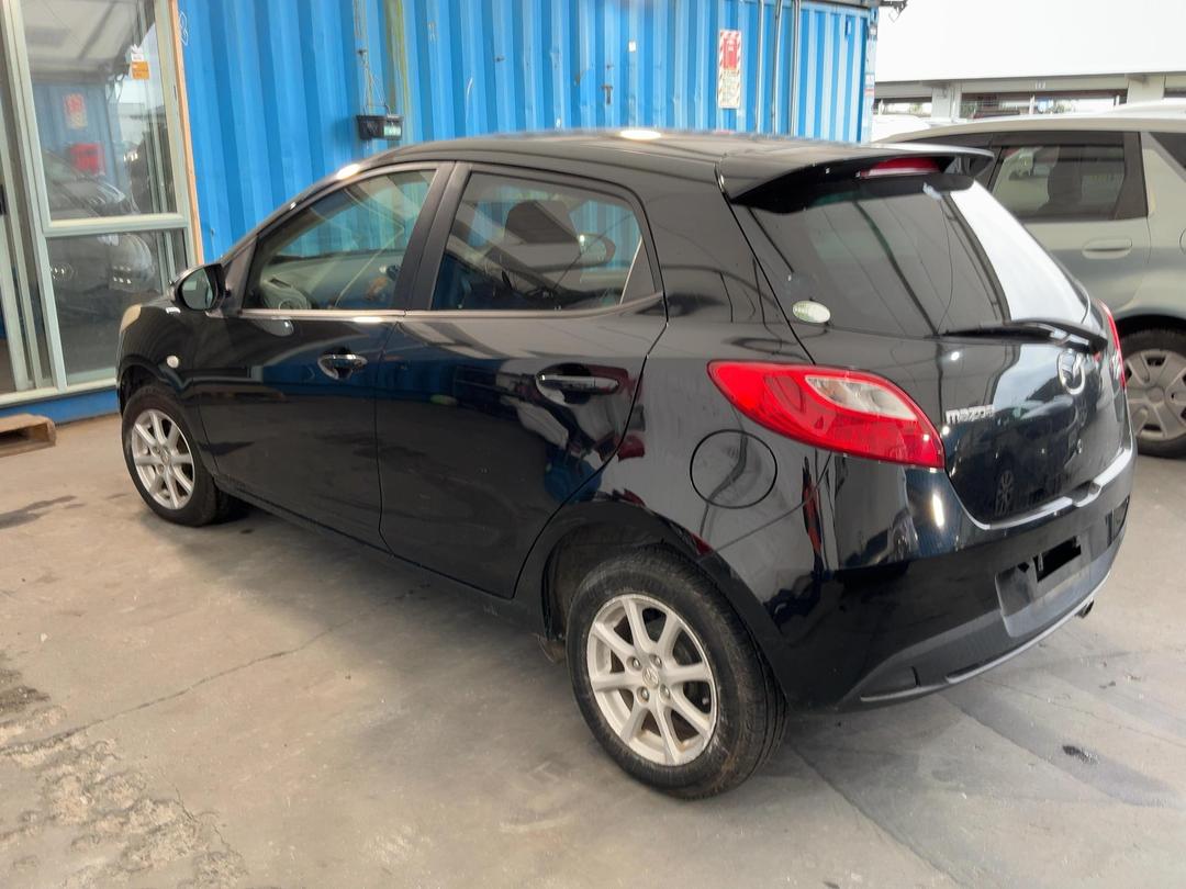 Photo '11' of Mazda Demio
